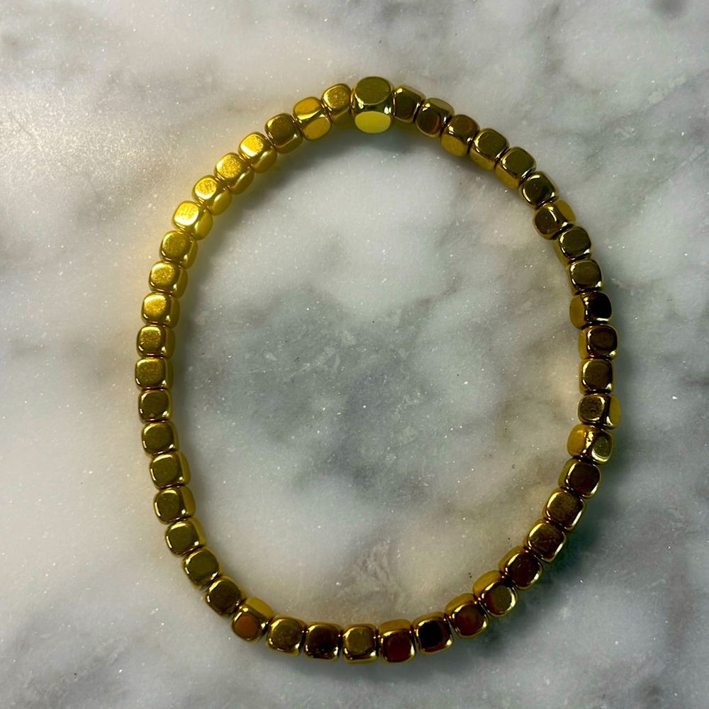 Hematite gold cube bracelet